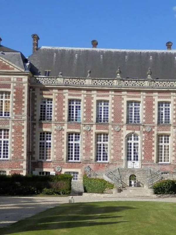 Aile gauche de la façade avant