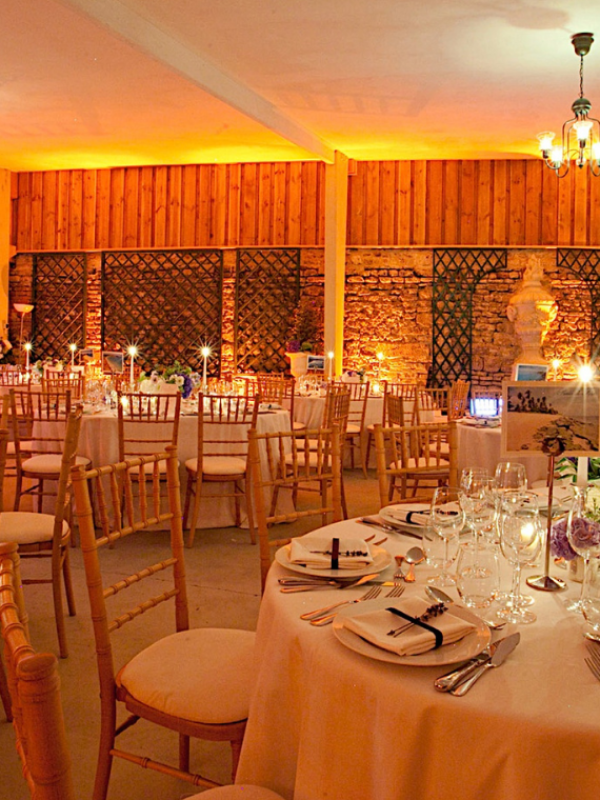 Belles tables dans l'Orangerie