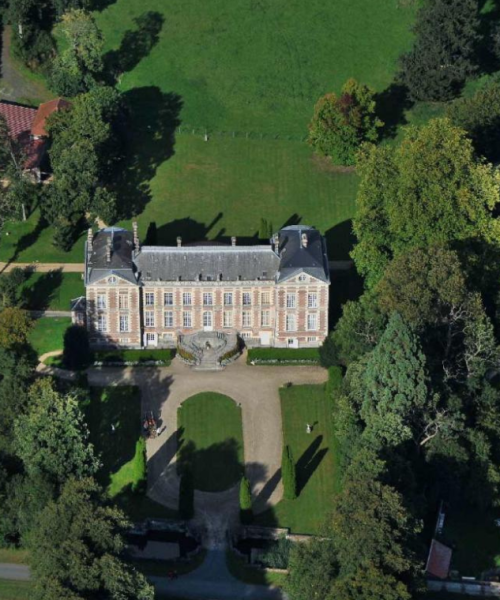 Pigeonnier et perron avant