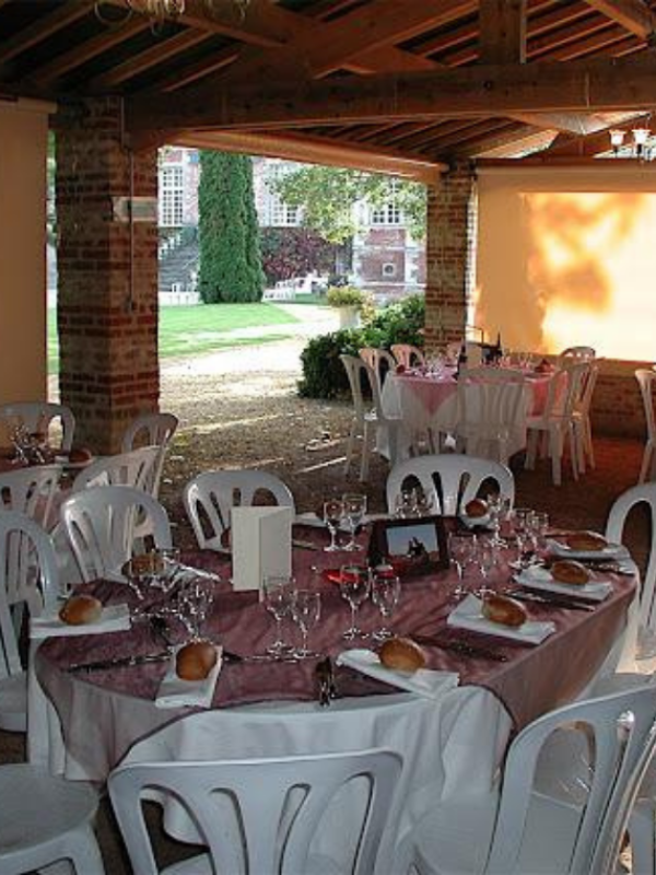 Quelques tables sous l'Apatam