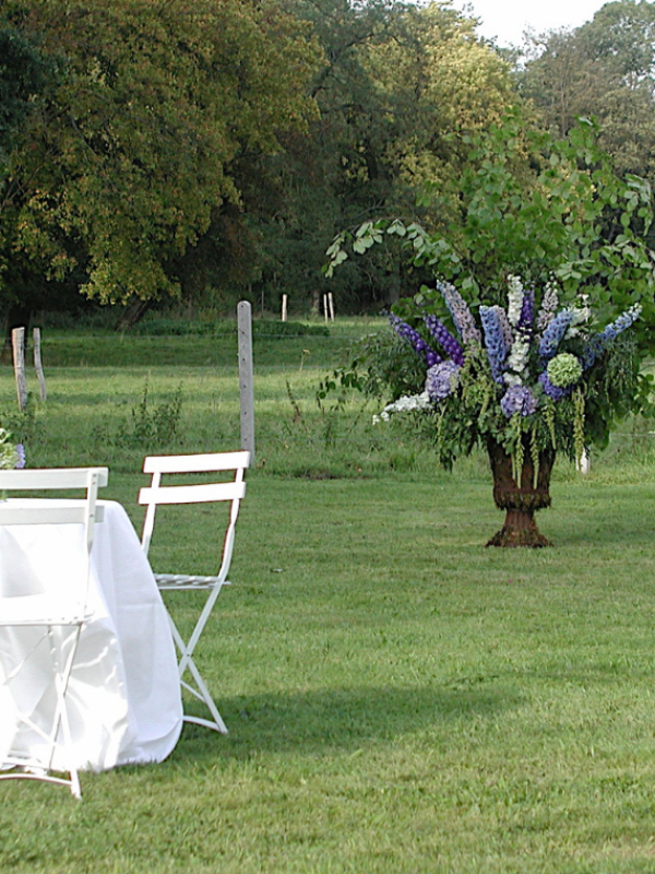 Un bouquet au centre du cocktail