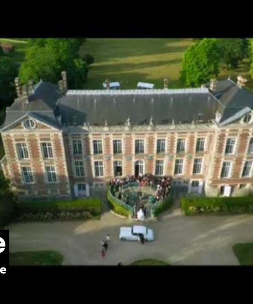 Arrivée des mariés - perron avant  - zone interdite